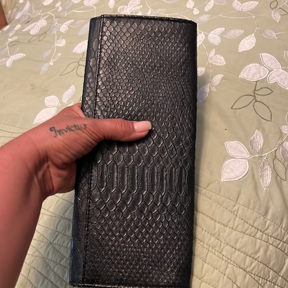 Express Black Faux Croc Leather Clutch Envelope Flap - Picture 9 of 9